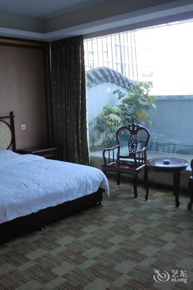 Huayu South City Hotel Wenjiang Exterior photo