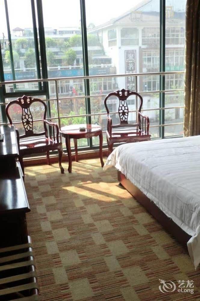 Huayu South City Hotel Wenjiang Exterior photo
